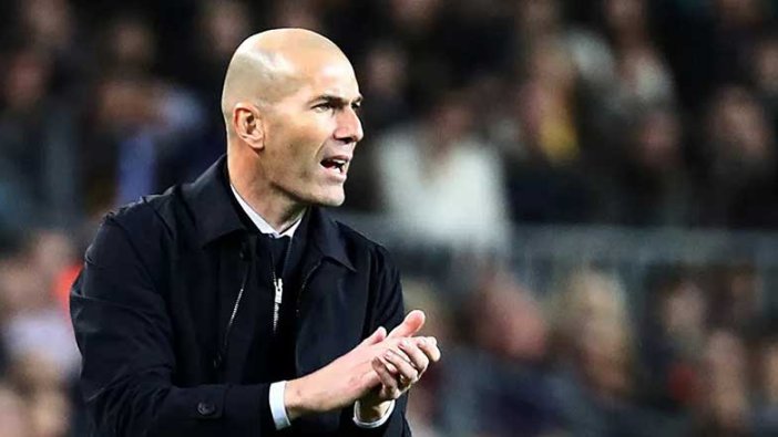 Real Madrid'de beklenen oldu: Zinedine Zidane görevini bıraktı