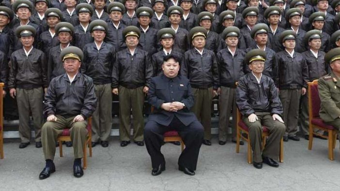 Kim Jong Un'dan idam kararı! Yüzlerce kişiye zorla izlettirdi