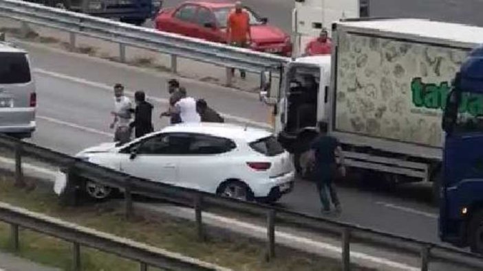 Pendik'te yol kesip dehşet saçtılar 