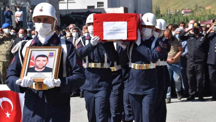 Bitlis'te şehit güvenlik korucusu için tören düzenlendi