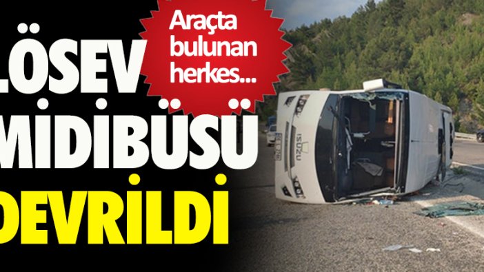 LÖSEV midibüsü devrildi: 25 yaralı