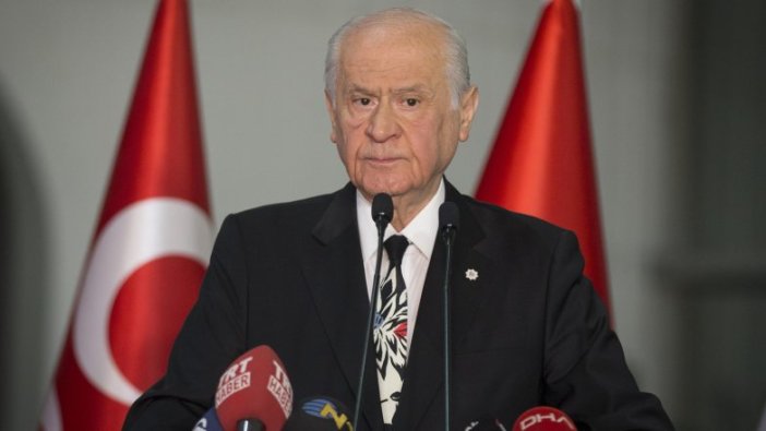 Hedef aldığı ünlü gazeteciye demediğini bırakmadı... Devlet Bahçeli'nin sağ kolu sahnede