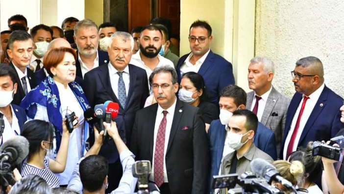 İYİ Parti Genel Başkanı Meral Akşener Adana'da esnafın derdini dinledi