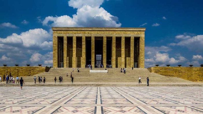 Anıtkabir komutanlığına suç duyurusu!