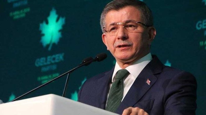 Ahmet Davutoğlu'ndan iktidara sert sözler: Aynı sofrada oturanlar birbirini yiyorlar