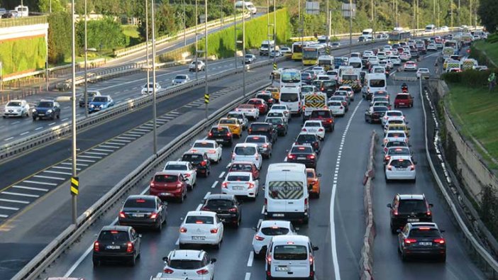 Bayram trafiği erken başladı! 45 dakikalık yol 2 buçuk saat sürüyor