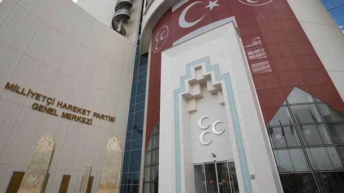 MHP'de büyük şok! Belediye başkanı istifa etti