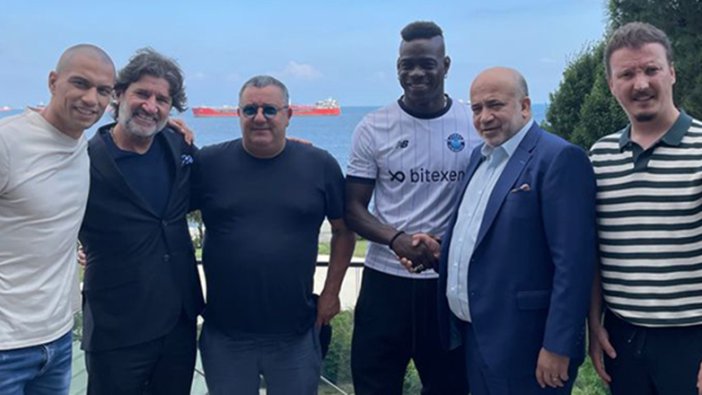 Mario Balotelli: Başkanla karakterimizin benzer olduğunu fark edince imzayı attım