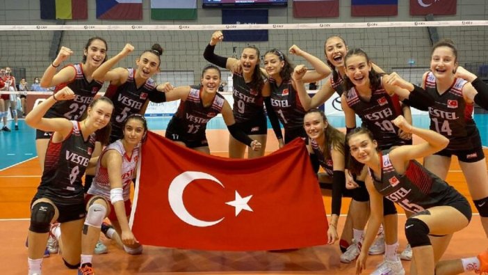 16 Yaş Altı Kız Voleybol Milli Takımı, Avrupa Şampiyonası’nda yarı finalde