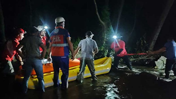 Kanyonda 3 metre yükseklikten düştü