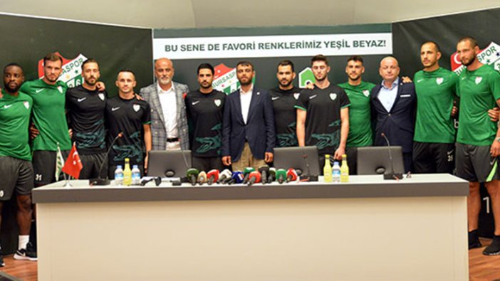 Bursaspor, yeni oyuncularını tanıttı