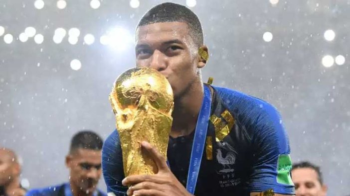 22 yaşındaki Mbappe 14 kupa kazandı