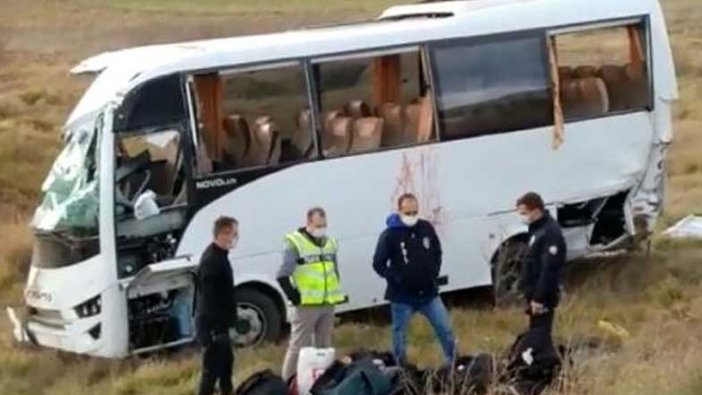 Kastamonu'da polis midibüsü devrildi! 12 yaralı