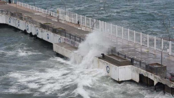 Çanakkale'de deniz ulaşımı tamamen durdu!