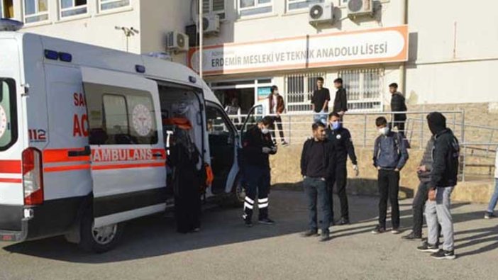 Adıyaman'da 10 lise öğrencisi lahmacun yedikten sonra rahatsızlandı