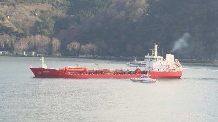 İstanbul Boğazı çift yönlü olarak gemi trafiğine kapatıldı