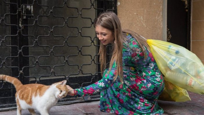 Sarı poşetli kızın yeni hedefi