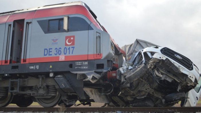 Afyonkarahisar'daki tren kazası güvenlik kamerasında