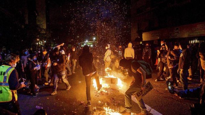 ABD'de George Floyd protestoları: 16 eyalette sokağa çıkma yasağı ilan edildi