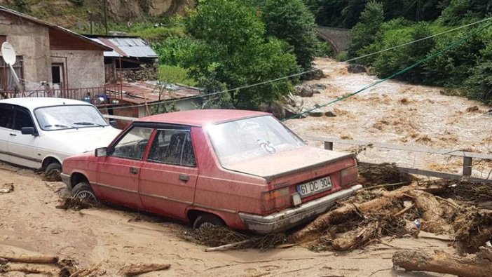 Rize'de sağanak sonrası sel