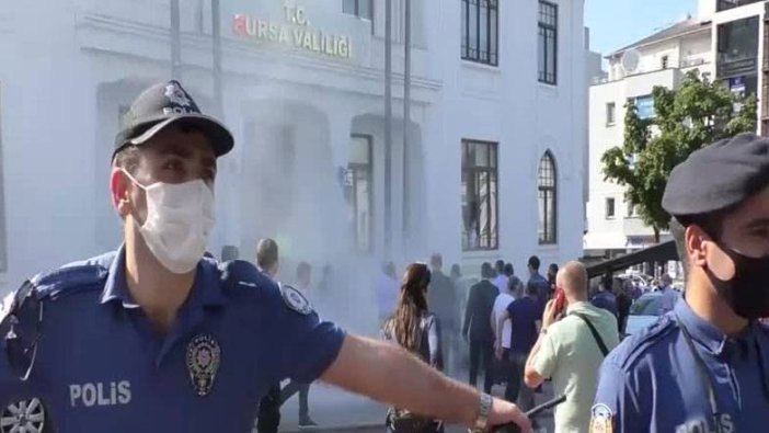 Valilik önünde kendini ateşe verdi... "İşim elimden alınıyor"