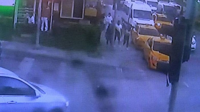 İki genç kızı taciz kamerada! Skandal sözlerle kendini savunarak kaçtı