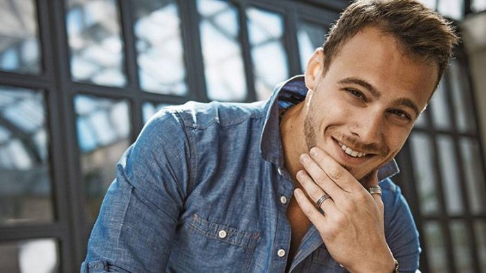 Kerem Bursin sete uçarak geldi