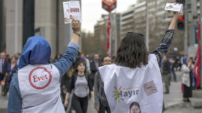 Halk oylaması kampanyalarının renkli anları