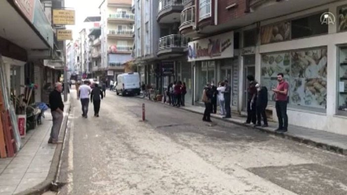 Deprem sonrası Aydın'da vatandaşlar sokağa çıktı