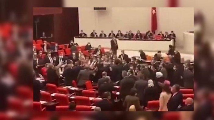 AKP'li ve CHP'li vekiller birbirine girdi