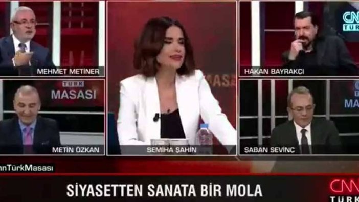 Konuklar şarkı söylemeye çalışınca...