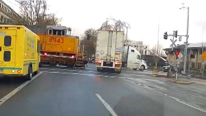 ABD'de inanılmaz trafik kazası