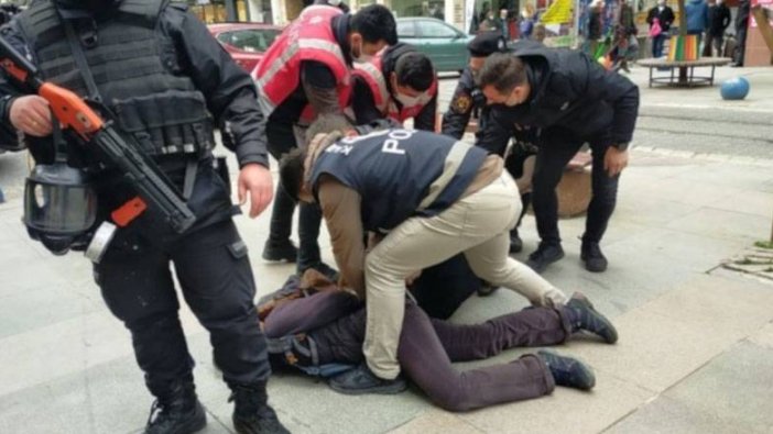 Kadıköy'de Boğaziçi eylemine polis müdahalesi