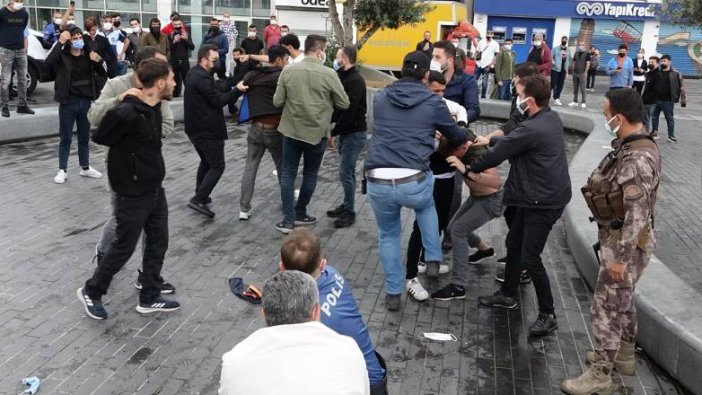 Taksim Meydanı'nda ortalık karıştı... Özel Harekat polisi ayırdı