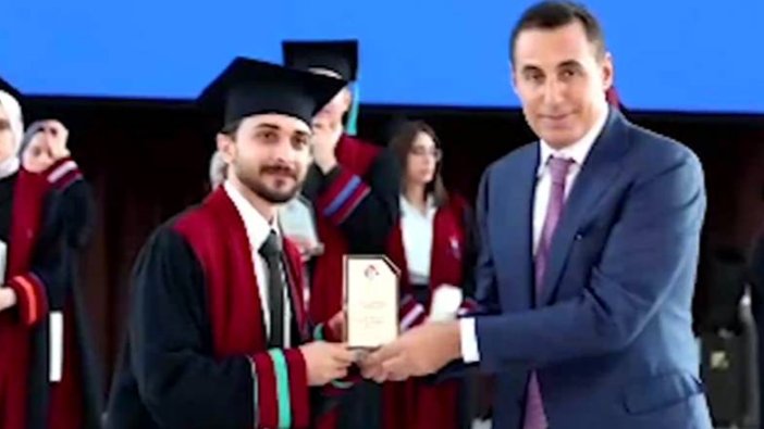 Hasan Kalyoncu Üniversitesi mezuniyet töreninde diplomaları Cemal Kalyoncu ve Metin Güneş verdi Kaynak: Hasan Kalyoncu Üniversitesi mezuniyet töreninde diplomaları Cemal Kalyoncu ve Metin Güneş verdi