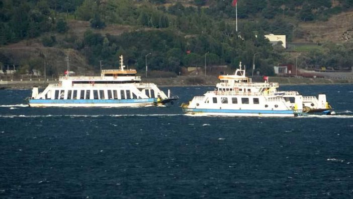 Çanakkale'de feribot seferlerine fırtına engeli