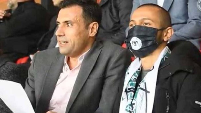 Konyaspor Başkanı görme engelli taraftara tribünde maçı anlattı