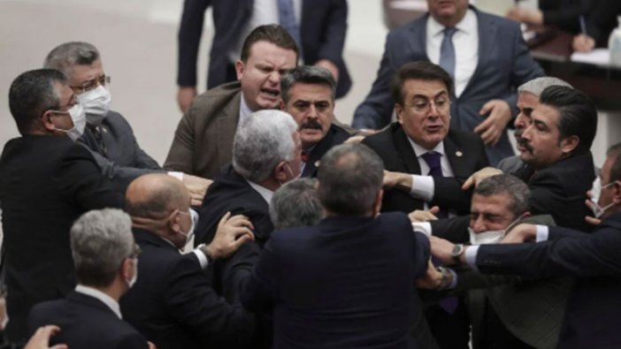 TBMM Genel Kurulu'nda yumruklaşma yaşandı