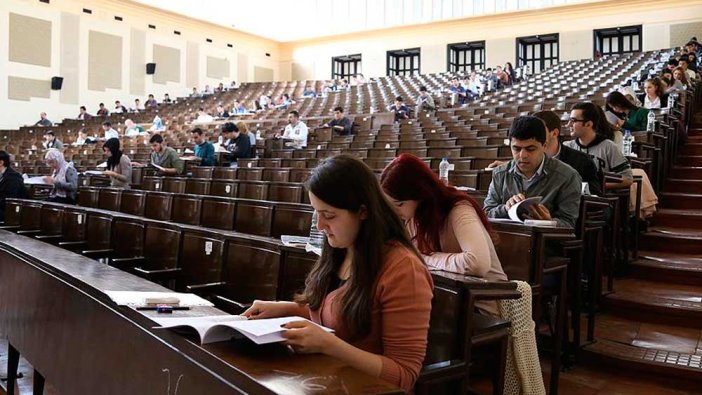 Öğrenci az, akademisyen çok! İşte üniversitelerin yıllık faaliyet raporu