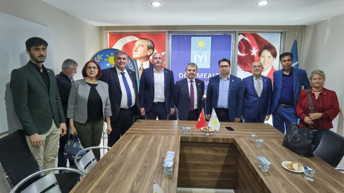 Cumhur İttifakı’nın adayı Afacan, ekibiyle birlikte İYİ Parti’ye geçti