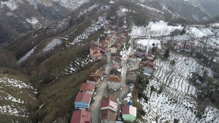 Aynı mahalledeler ama oruçlarını 1 dakika farkla açıyorlar