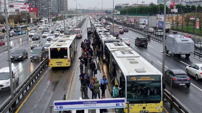 İstanbul metrobüs durakları nelerdir? Metrobüs durakları hangileri? Metrobüs hatları ve çalışma saatleri nelerdir?