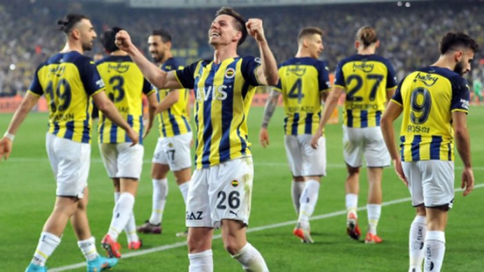 Fenerbahçe galibiyet serisine derbiyi de ekledi