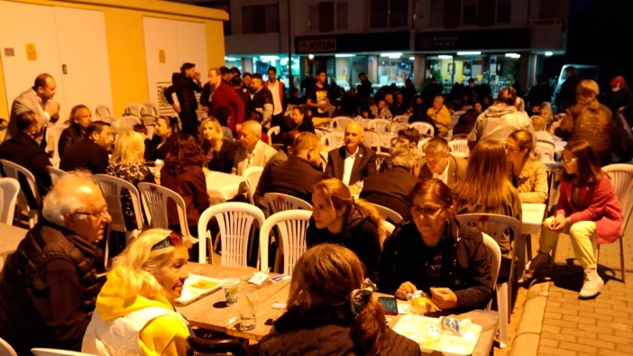 İYİ parti Marmaris'ten sokakta halka açık iftar!