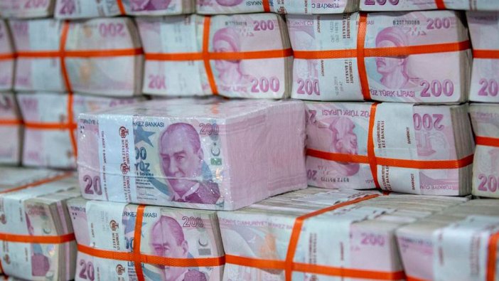 Piyasayı 100 ve 200 liralık banknotları ele geçirdi