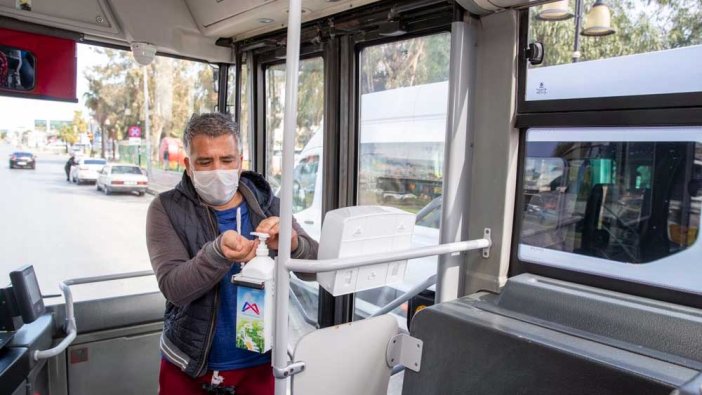 Vatandaş arasında maske gerginliği yaşanıyor: Kapalı alanlarda maske takmaya devam edilmeli mi?