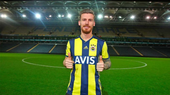 Fenerbahçe'de yeni sezon için ilk imza atıldı!