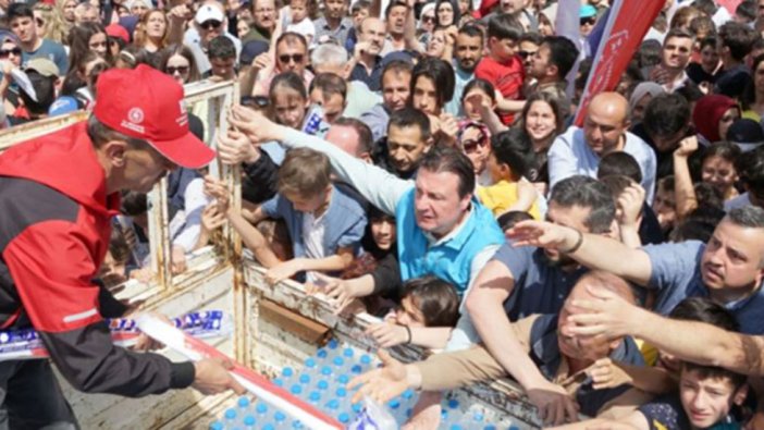 Ekmek ya da baklava değil izdihamın nedeni çok başka