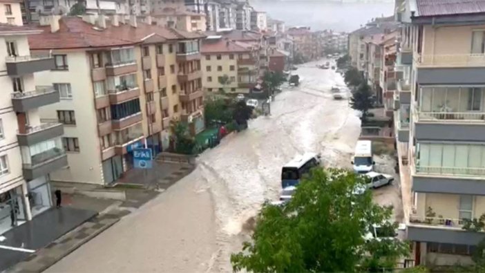 Sel, Ankara'da can aldı!