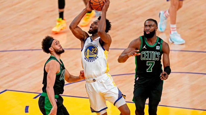 Curry suskun, Warriors yine galip: Seri 3-2'ye geldi